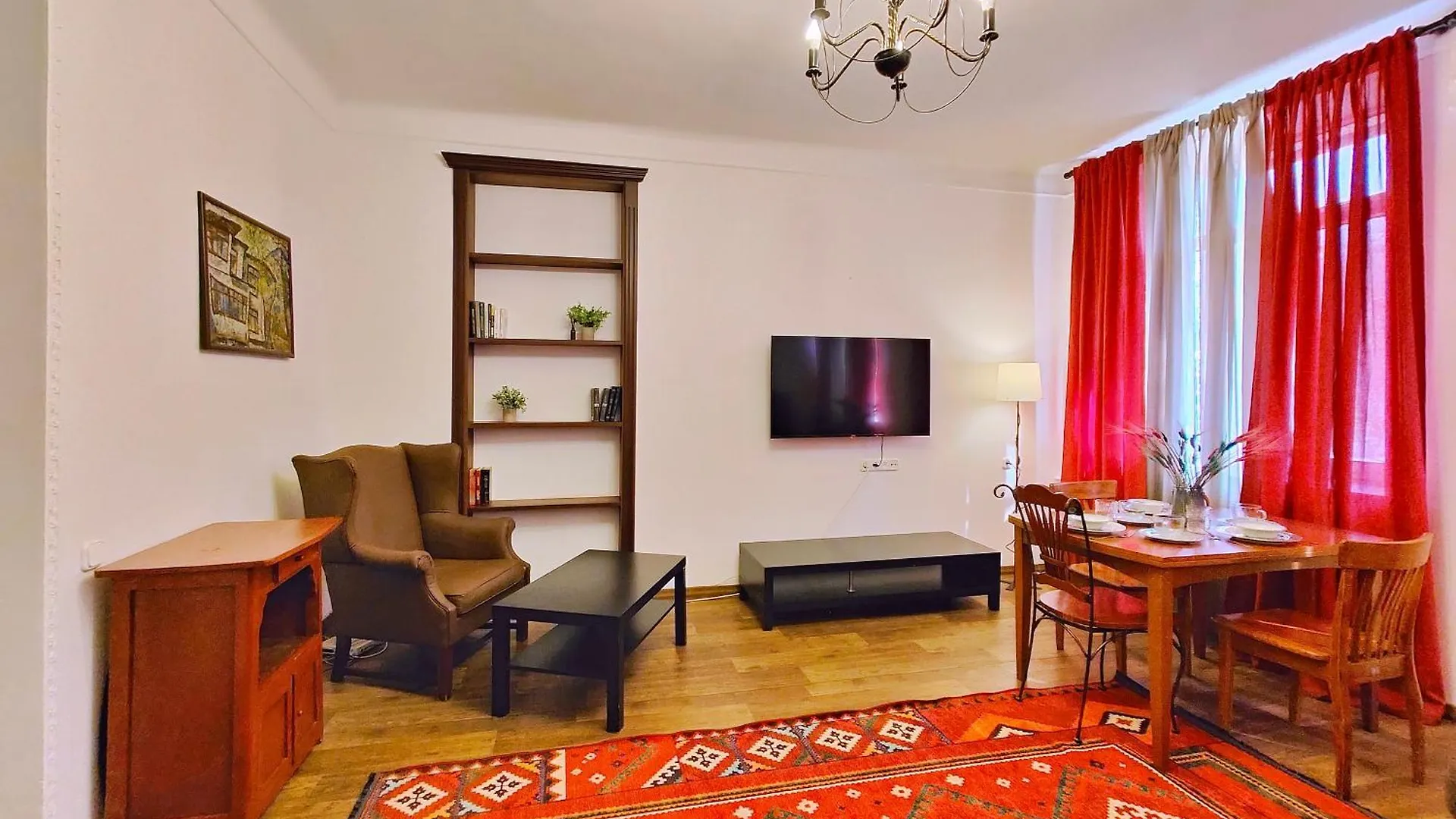 Moon Apartments - Tole Bi 45,6 Center 阿拉木图