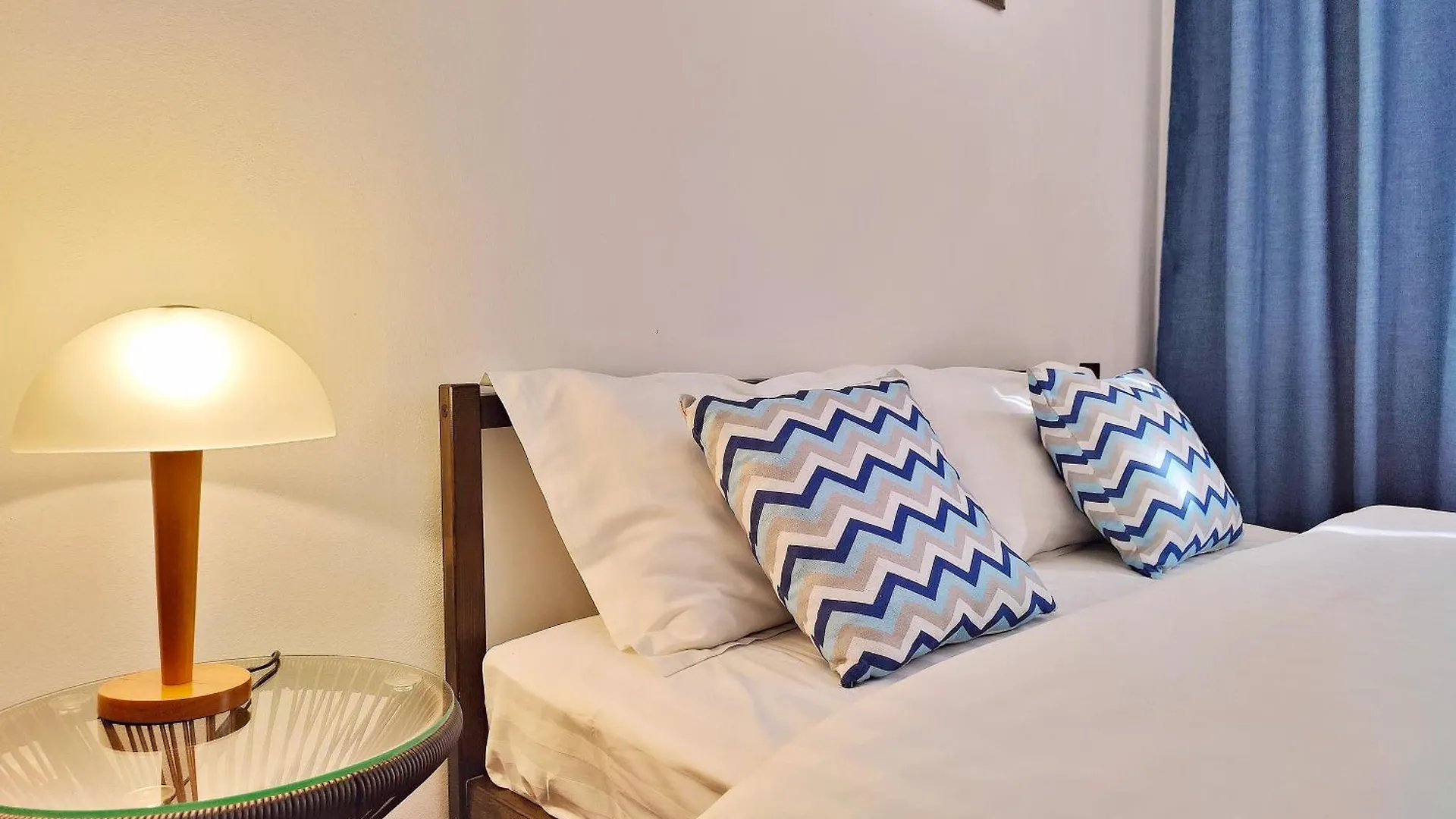 Moon Apartments - Tole Bi 45,6 Center 阿拉木图