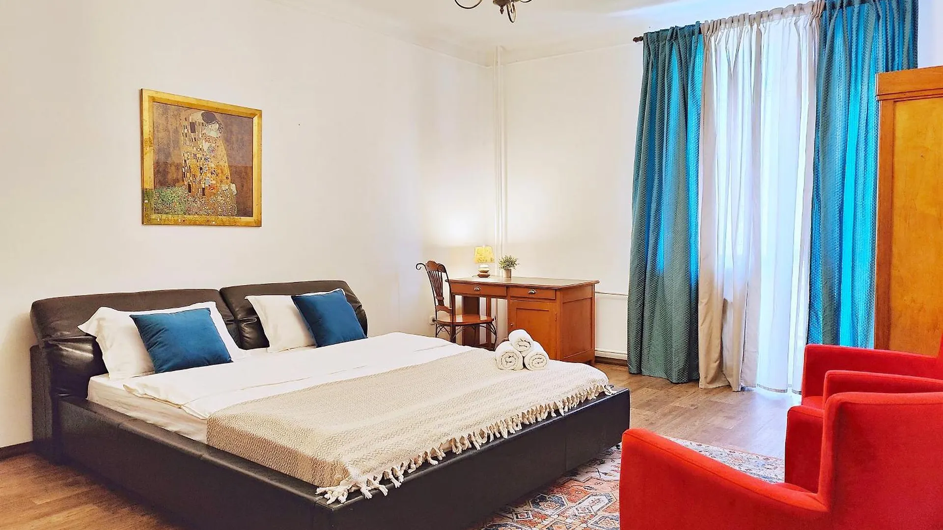 Moon Apartments - Tole Bi 45,6 Center 阿拉木图