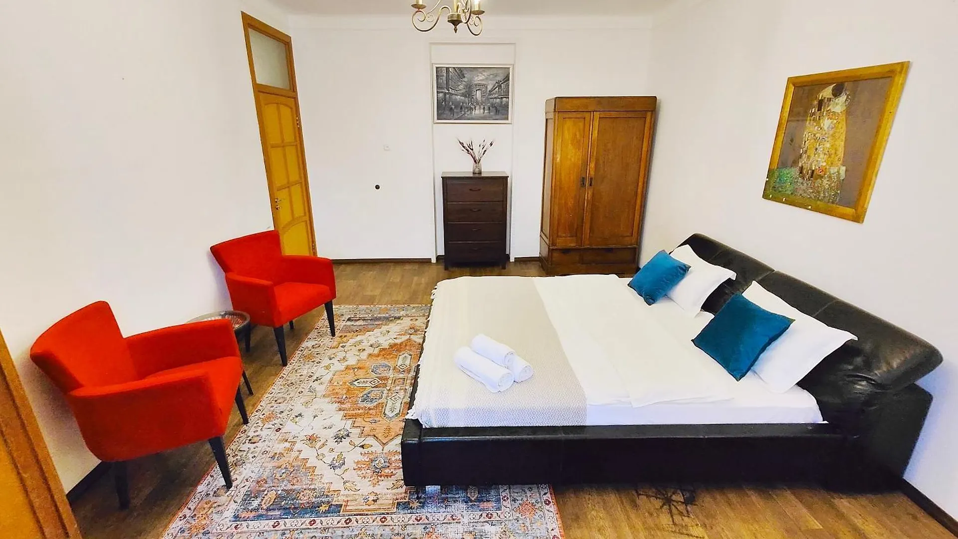 Moon Apartments - Tole Bi 45,6 Center 阿拉木图