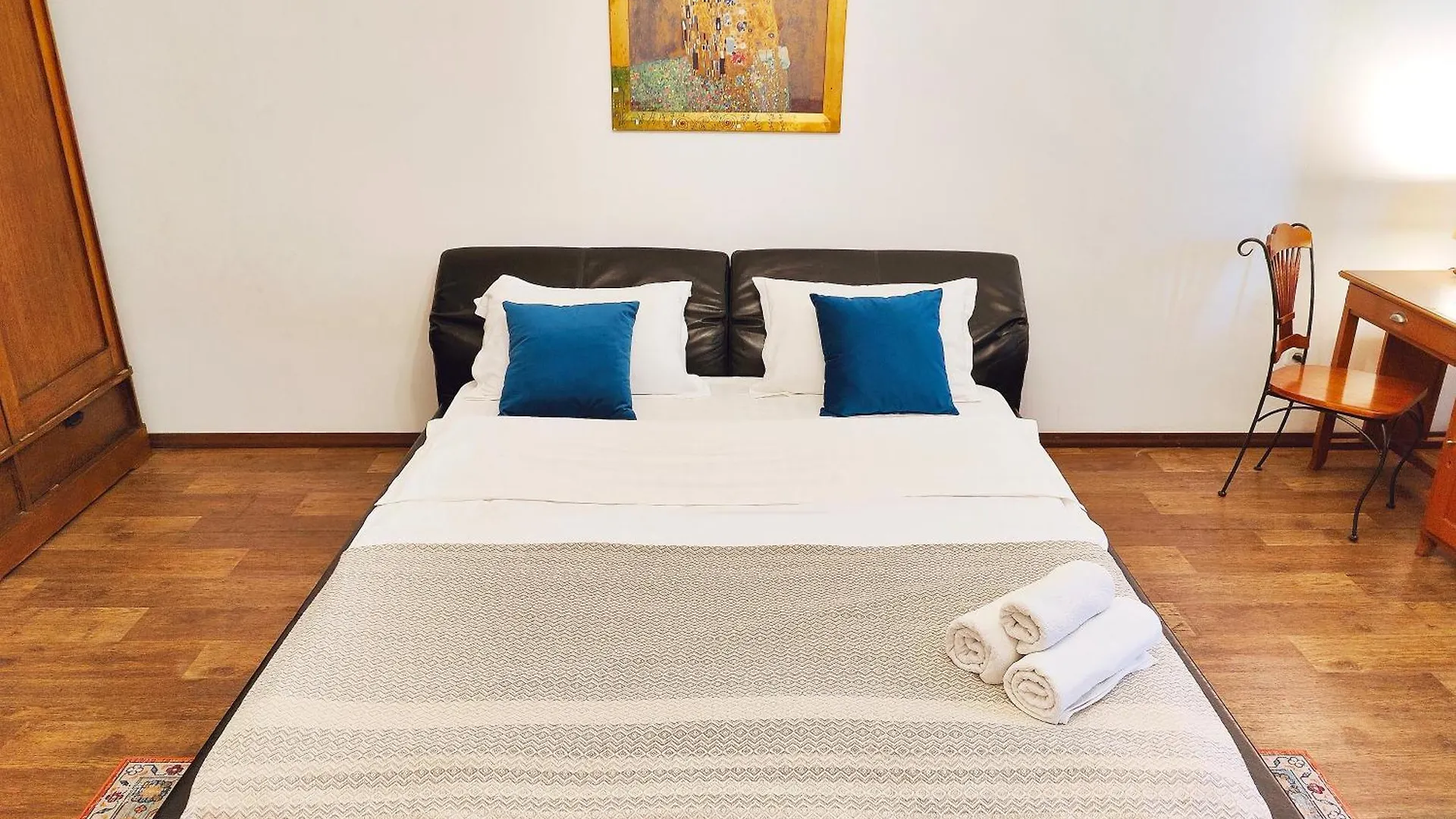 Moon Apartments - Tole Bi 45,6 Center 阿拉木图