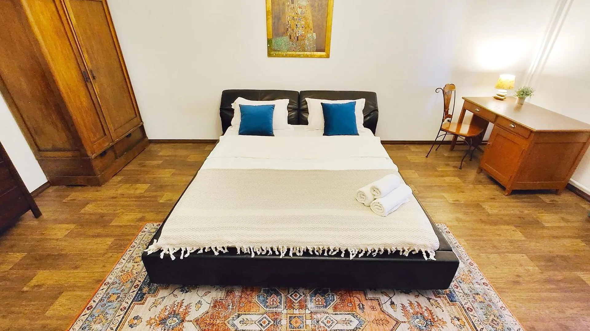 Moon Apartments - Tole Bi 45,6 Center 阿拉木图