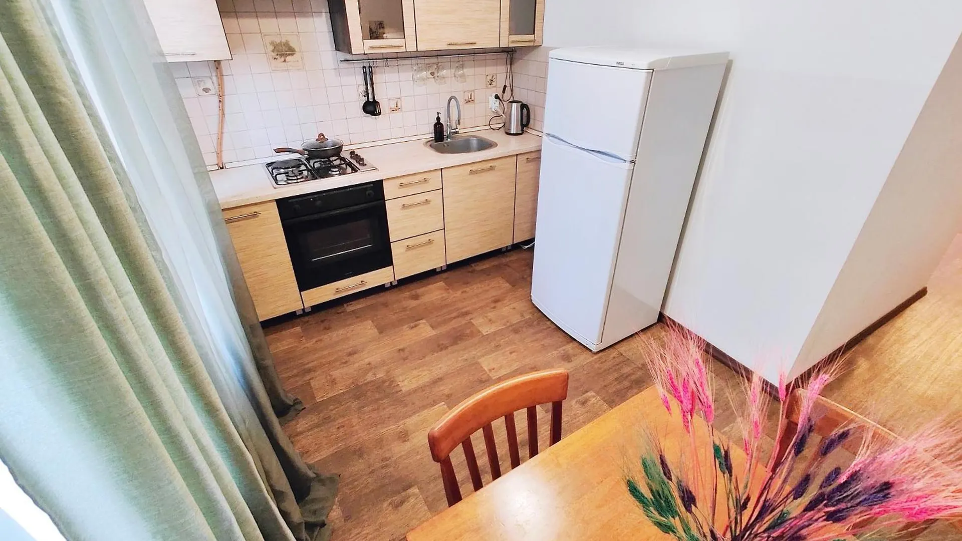 Moon Apartments - Tole Bi 45,6 Center 阿拉木图
