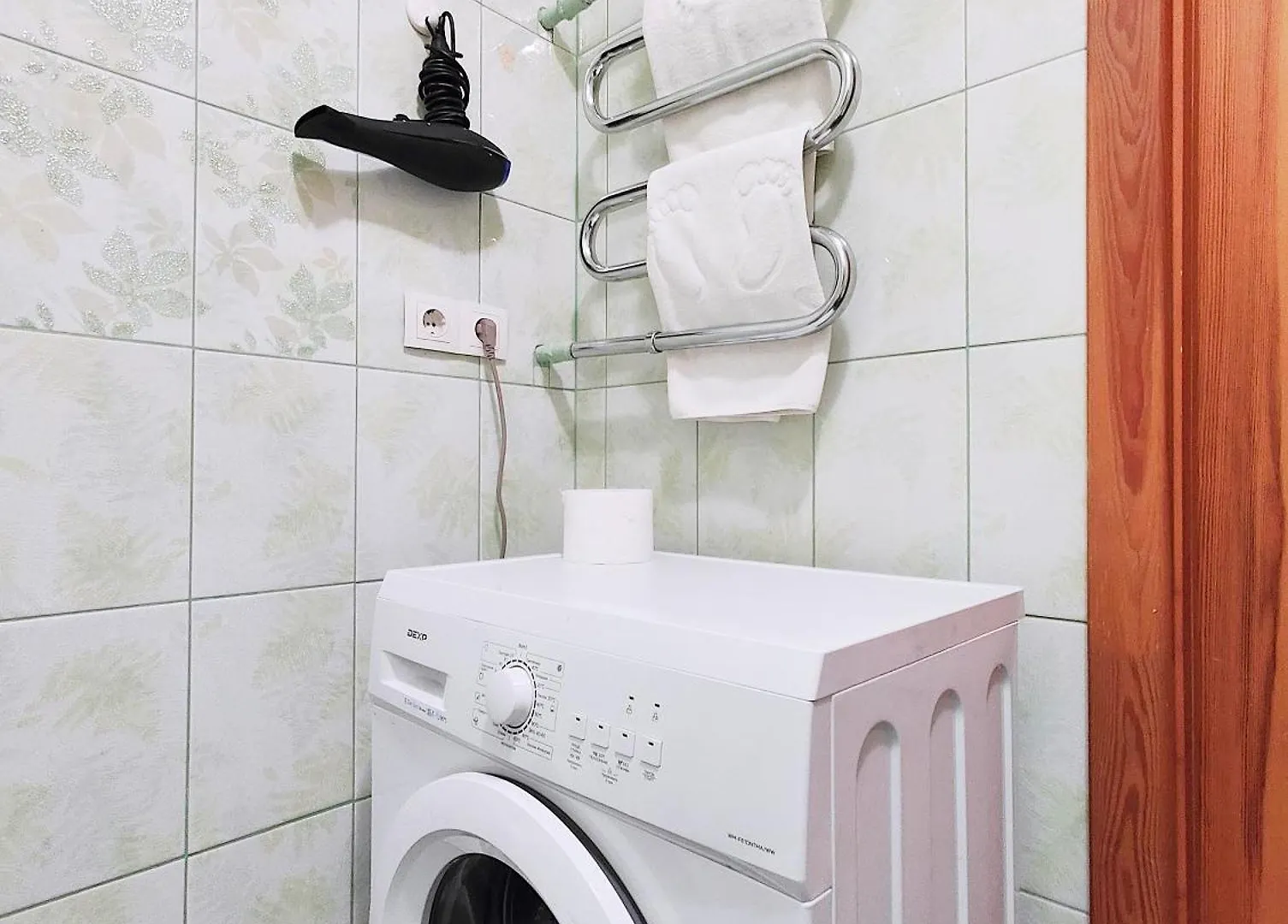 Moon Apartments - Tole Bi 45,6 Center 阿拉木图